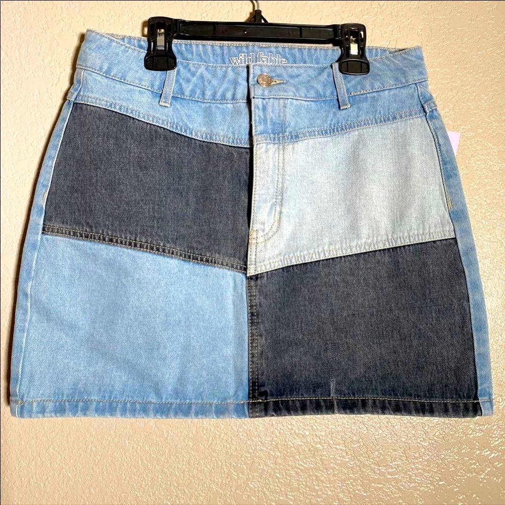Women’s Medium ** Jean Skirt ** NWT